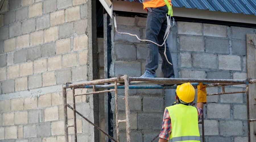 Professional gutter cleaning in Albion, NE